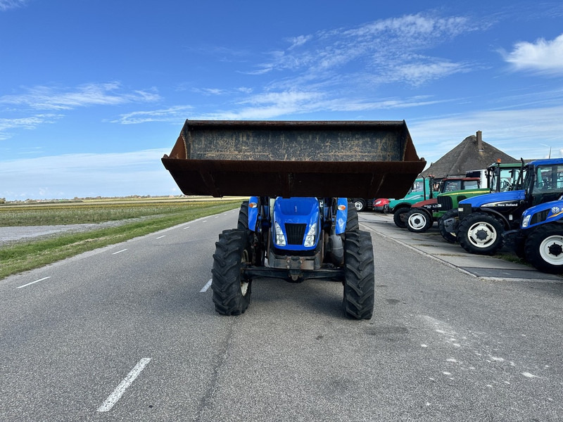 New Holland TD5.100 - Traktor: obrázok 3 New Holland TD5.100 - Traktor: obrázok 3