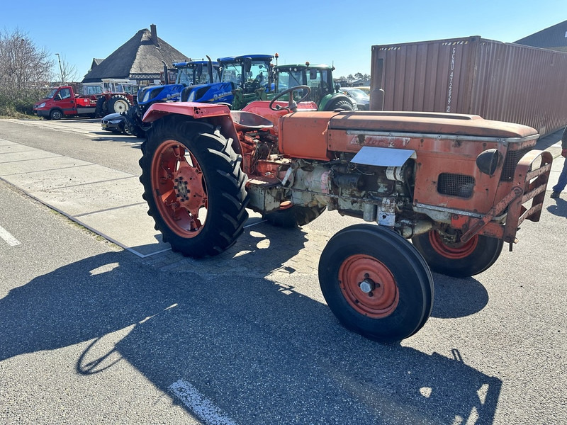 Zetor 4511 - Traktor: obrázok 3 Zetor 4511 - Traktor: obrázok 3