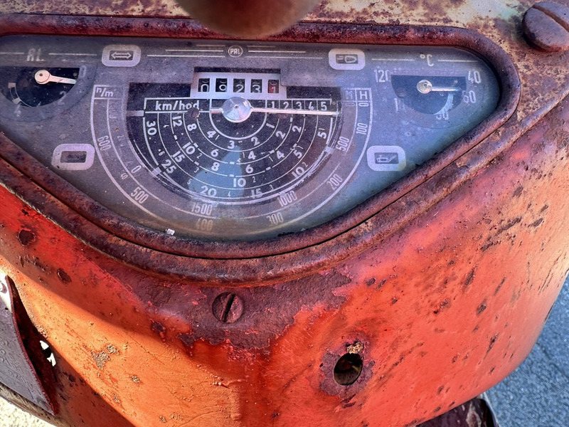 Zetor 4511 - Traktor: obrázok 5 Zetor 4511 - Traktor: obrázok 5