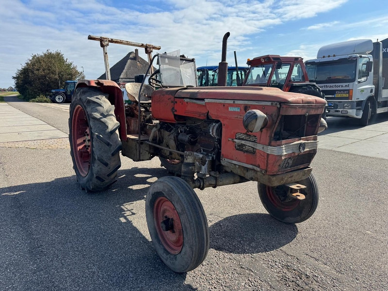 Zetor 4511 - Traktor: obrázok 3 Zetor 4511 - Traktor: obrázok 3