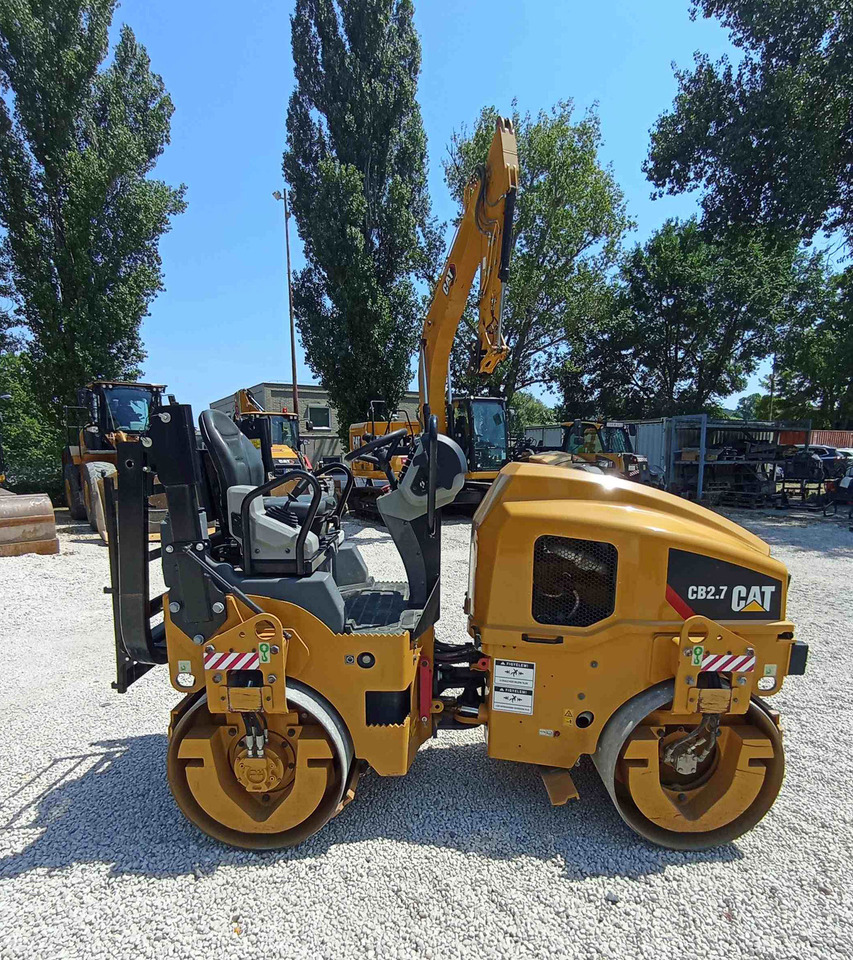 Caterpillar CB2.7 - Valec: obrázok 4 Caterpillar CB2.7 - Valec: obrázok 4