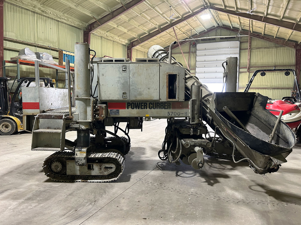 Power Curber 5700B - Finišer: obrázok 1 Power Curber 5700B - Finišer: obrázok 1