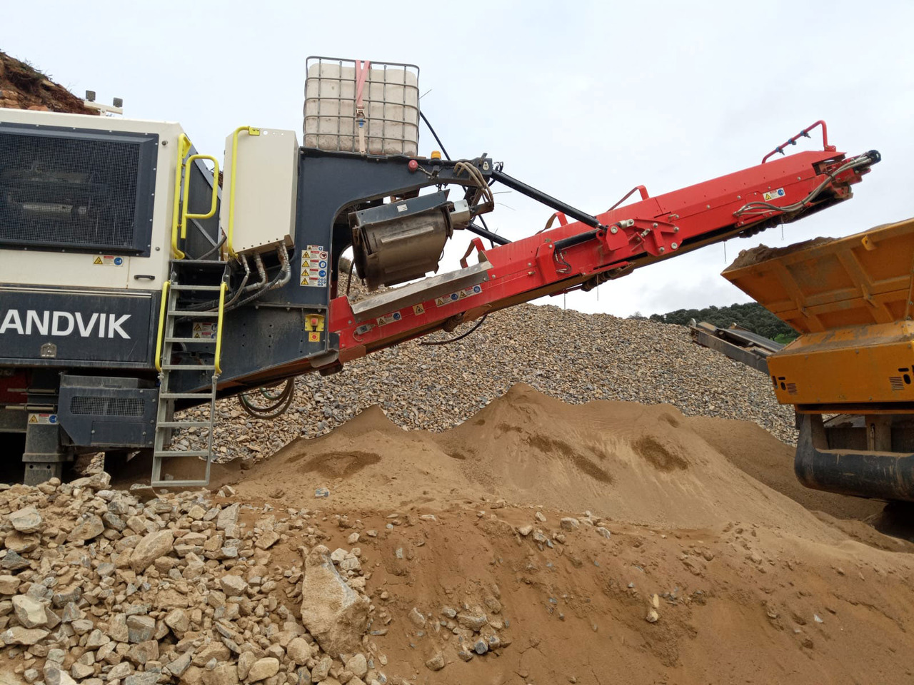Sandvik QJ341 - Čeľusťový drvič: obrázok 5 Sandvik QJ341 - Čeľusťový drvič: obrázok 5