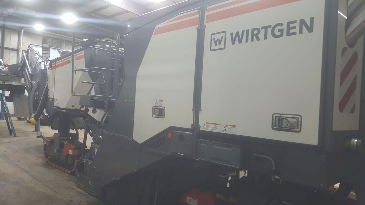 Wirtgen W 220 Fi - Cestná fréza: obrázok 2 Wirtgen W 220 Fi - Cestná fréza: obrázok 2