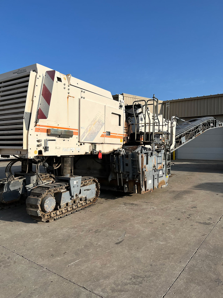 Wirtgen W 2200 - Cestná fréza: obrázok 1 Wirtgen W 2200 - Cestná fréza: obrázok 1