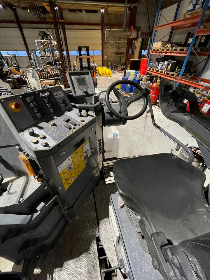 Cestná fréza Wirtgen W 60 RI: obrázok 6 Cestná fréza Wirtgen W 60 RI: obrázok 6