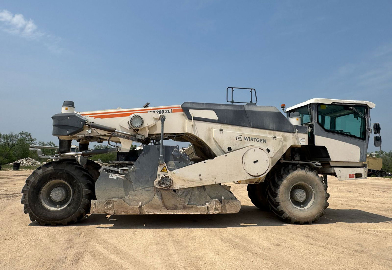 Wirtgen WR 200 XLI - Stabilizátor zeminy: obrázok 2 Wirtgen WR 200 XLI - Stabilizátor zeminy: obrázok 2