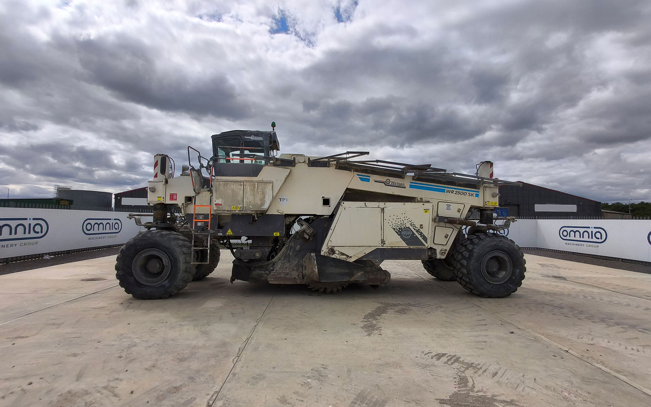 Wirtgen WR 2500 SK - Stabilizátor zeminy: obrázok 2 Wirtgen WR 2500 SK - Stabilizátor zeminy: obrázok 2