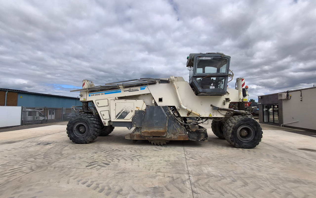 Wirtgen WR 2500 SK - Stabilizátor zeminy: obrázok 3 Wirtgen WR 2500 SK - Stabilizátor zeminy: obrázok 3