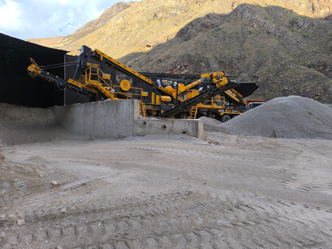 FABO Mobile crusher - Mobilný drvič: obrázok 1 FABO Mobile crusher - Mobilný drvič: obrázok 1