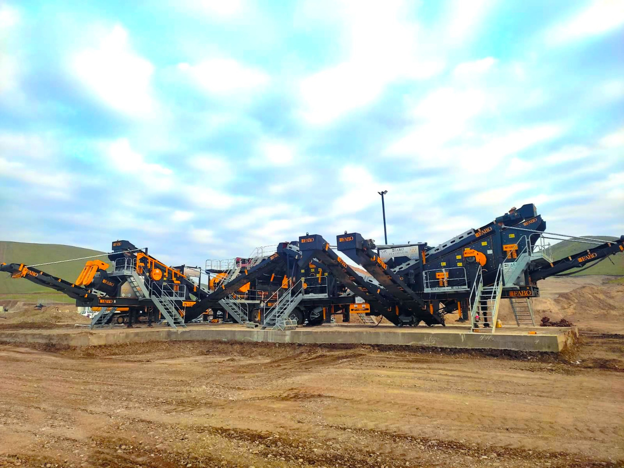 FABO Mobile crusher - Mobilný drvič: obrázok 5 FABO Mobile crusher - Mobilný drvič: obrázok 5