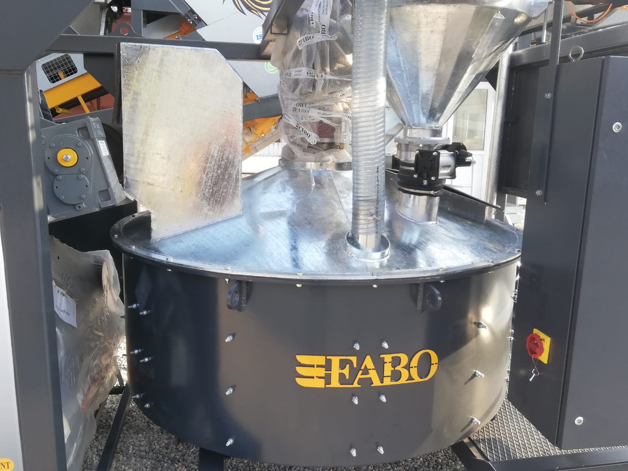 FABO mobile concrete batching plant - Betonáreň: obrázok 5 FABO mobile concrete batching plant - Betonáreň: obrázok 5
