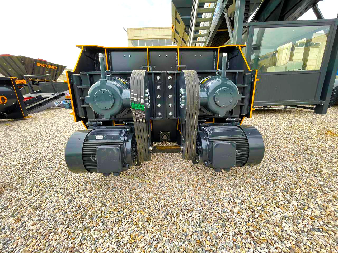 FABO twin shaft mixer - Stavebná miešačka: obrázok 3 FABO twin shaft mixer - Stavebná miešačka: obrázok 3