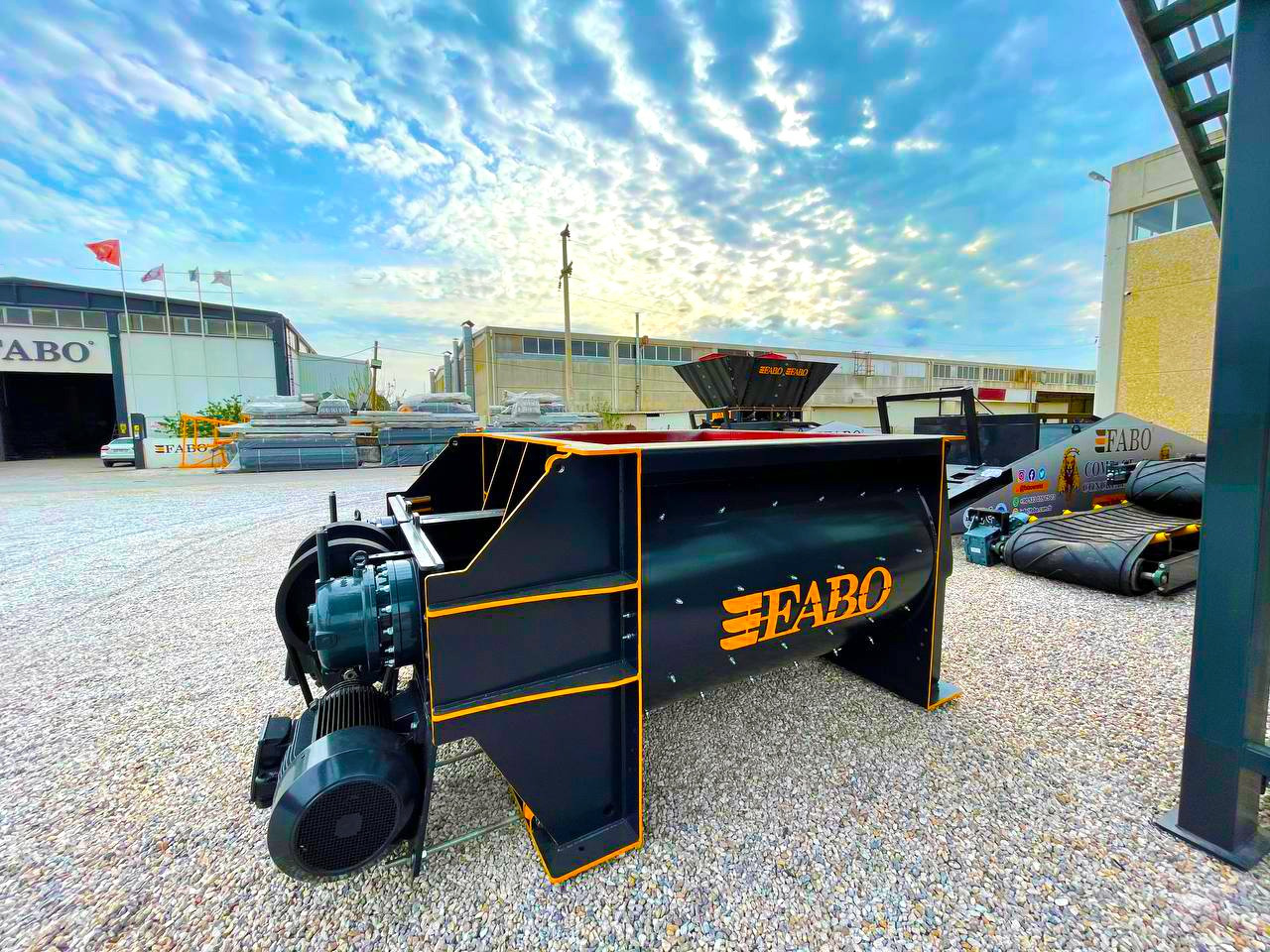 FABO twin shaft mixer - Stavebná miešačka: obrázok 1 FABO twin shaft mixer - Stavebná miešačka: obrázok 1