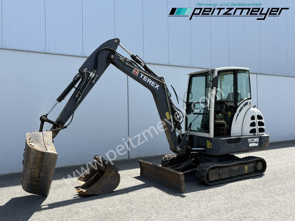 TEREX MINIBAGGER TC 35 mit hydr. Schwenklöffel 1.300 mm - Mini rýpadlo: obrázok 1 TEREX MINIBAGGER TC 35 mit hydr. Schwenklöffel 1.300 mm - Mini rýpadlo: obrázok 1