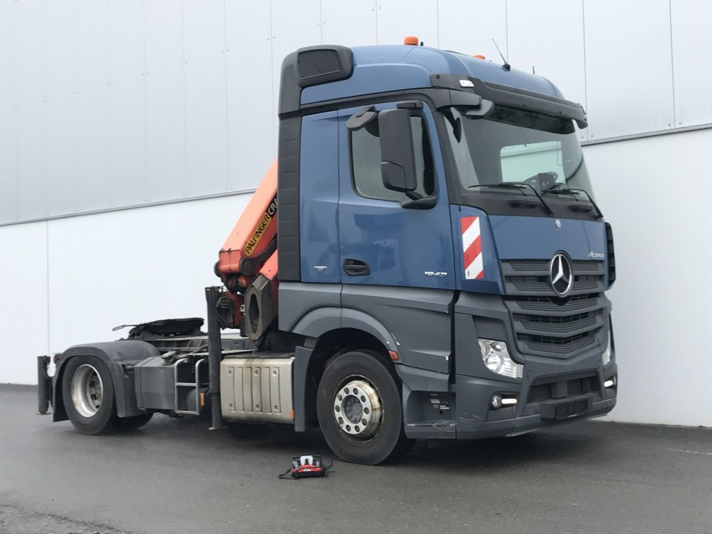 MERCEDES-BENZ Actros 1843 LS Kran Palfinger PK 23002 4 Punkt Abstützung - Ťahač: obrázok 4 MERCEDES-BENZ Actros 1843 LS Kran Palfinger PK 23002 4 Punkt Abstützung - Ťahač: obrázok 4