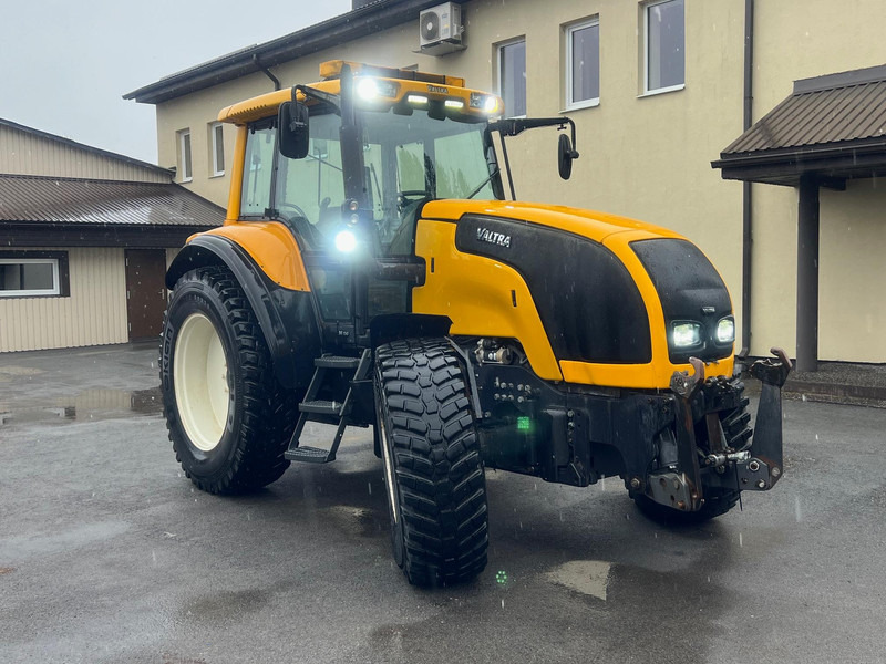 Valtra M150-4 - Traktor: obrázok 3 Valtra M150-4 - Traktor: obrázok 3