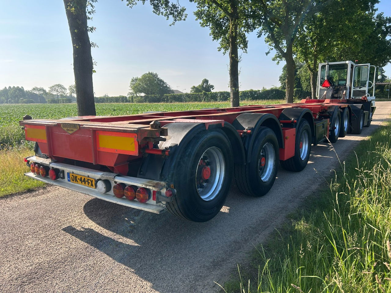 Broshuis 2-Connect-5Akcc / 3 x Steering axle / 4 x Lifting axle / tyres 80 / 3 x - Náves preprava kontajnerov/ Výmenná nadstavba: obrázok 4 Broshuis 2-Connect-5Akcc / 3 x Steering axle / 4 x Lifting axle / tyres 80 / 3 x - Náves preprava kontajnerov/ Výmenná nadstavba: obrázok 4