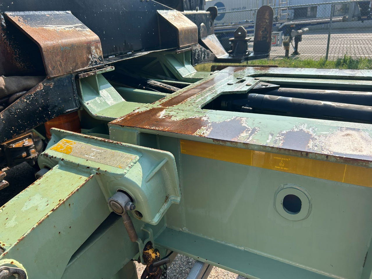 Náves preprava kontajnerov/ Výmenná nadstavba Hammar 195 HC / 20 ft, 2 x 20 ft 40 ft HC, power pack Diesel, Wireless controller 2 x, telescopic chassis: obrázok 9 Náves preprava kontajnerov/ Výmenná nadstavba Hammar 195 HC / 20 ft, 2 x 20 ft 40 ft HC, power pack Diesel, Wireless controller 2 x, telescopic chassis: obrázok 9