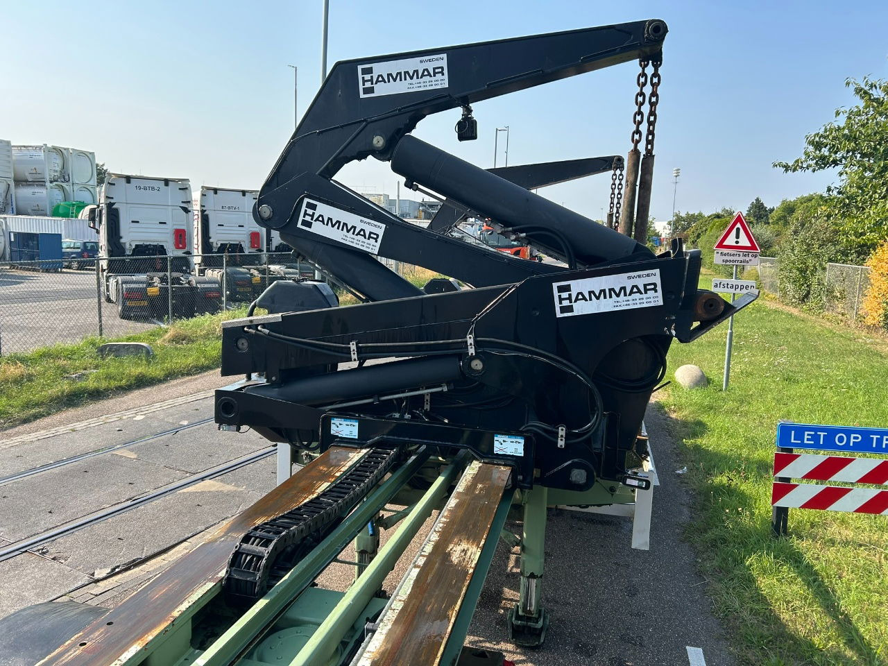 Náves preprava kontajnerov/ Výmenná nadstavba Hammar 195 HC / 20 ft, 2 x 20 ft 40 ft HC, power pack Diesel, Wireless controller 2 x, telescopic chassis: obrázok 8 Náves preprava kontajnerov/ Výmenná nadstavba Hammar 195 HC / 20 ft, 2 x 20 ft 40 ft HC, power pack Diesel, Wireless controller 2 x, telescopic chassis: obrázok 8