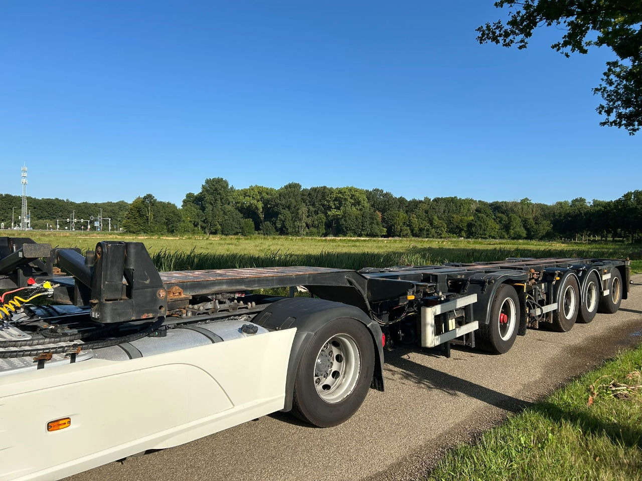 Nooteboom D-tec CT-53-04D combi chassis apk/tuf 9-2025 gvw 53000 kg - Náves preprava kontajnerov/ Výmenná nadstavba: obrázok 1 Nooteboom D-tec CT-53-04D combi chassis apk/tuf 9-2025 gvw 53000 kg - Náves preprava kontajnerov/ Výmenná nadstavba: obrázok 1