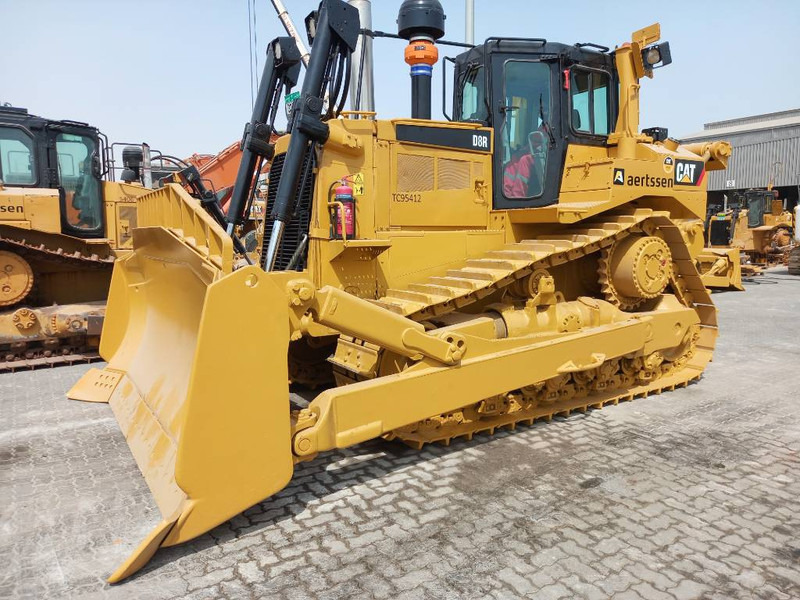Cat D8R (Abu Dhabi) - Buldozér: obrázok 2 Cat D8R (Abu Dhabi) - Buldozér: obrázok 2