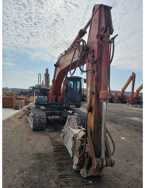 Hitachi ZX220LC (Abu Dhabi) - Pásové rýpadlo: obrázok 4 Hitachi ZX220LC (Abu Dhabi) - Pásové rýpadlo: obrázok 4