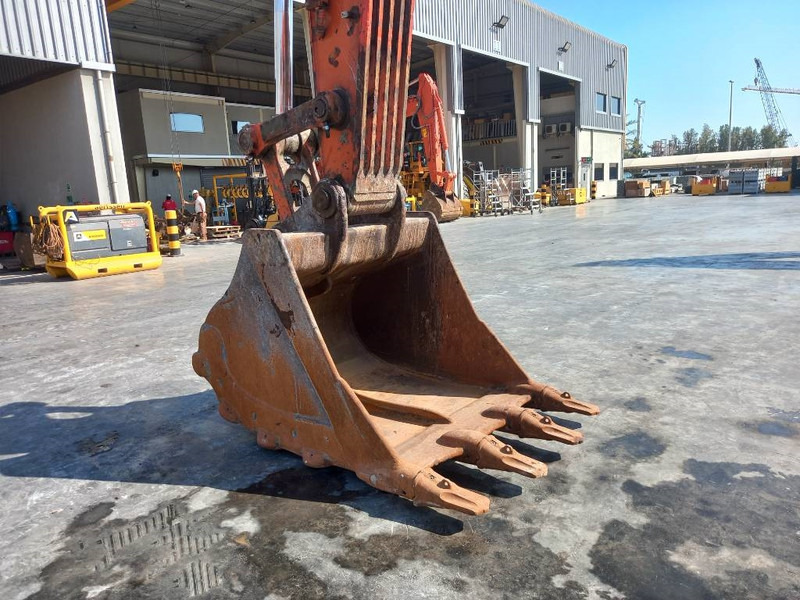 Hitachi ZX470-5G (Abu Dhabi) - Pásové rýpadlo: obrázok 5 Hitachi ZX470-5G (Abu Dhabi) - Pásové rýpadlo: obrázok 5