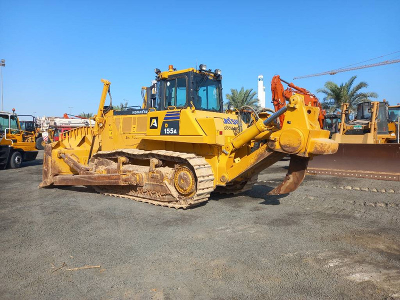 Komatsu D155A-6R (4 pieces available - Abu Dhabi) - Buldozér: obrázok 2 Komatsu D155A-6R (4 pieces available - Abu Dhabi) - Buldozér: obrázok 2