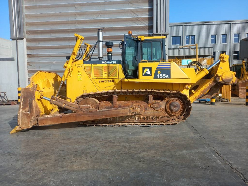 Komatsu D155A-6R (4 pieces available in Abu Dhabi) - Buldozér: obrázok 1 Komatsu D155A-6R (4 pieces available in Abu Dhabi) - Buldozér: obrázok 1