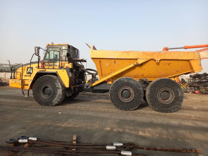 Komatsu HM400-3R (4 pcs available in Abu Dhabi) - Ťahačový kĺbový damper: obrázok 1 Komatsu HM400-3R (4 pcs available in Abu Dhabi) - Ťahačový kĺbový damper: obrázok 1