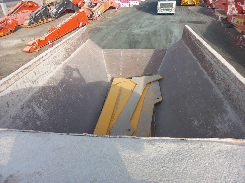 Komatsu HM400-3R (4 pcs available in Abu Dhabi) - Ťahačový kĺbový damper: obrázok 5 Komatsu HM400-3R (4 pcs available in Abu Dhabi) - Ťahačový kĺbový damper: obrázok 5