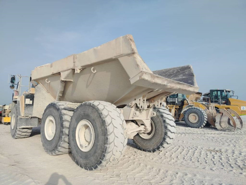 Komatsu HM400-3R (4 pieces available in Abu Dhabi) - Ťahačový kĺbový damper: obrázok 5 Komatsu HM400-3R (4 pieces available in Abu Dhabi) - Ťahačový kĺbový damper: obrázok 5
