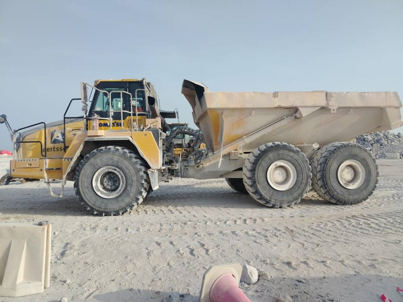 Komatsu HM400-3R (4 pieces available in Abu Dhabi) - Ťahačový kĺbový damper: obrázok 1 Komatsu HM400-3R (4 pieces available in Abu Dhabi) - Ťahačový kĺbový damper: obrázok 1