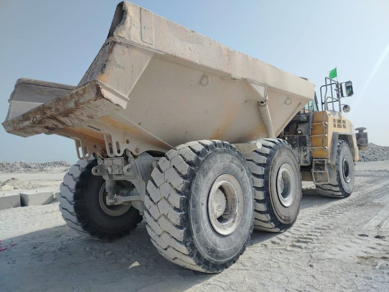 Komatsu HM400-3R (4 pieces available in Abu Dhabi) - Ťahačový kĺbový damper: obrázok 5 Komatsu HM400-3R (4 pieces available in Abu Dhabi) - Ťahačový kĺbový damper: obrázok 5