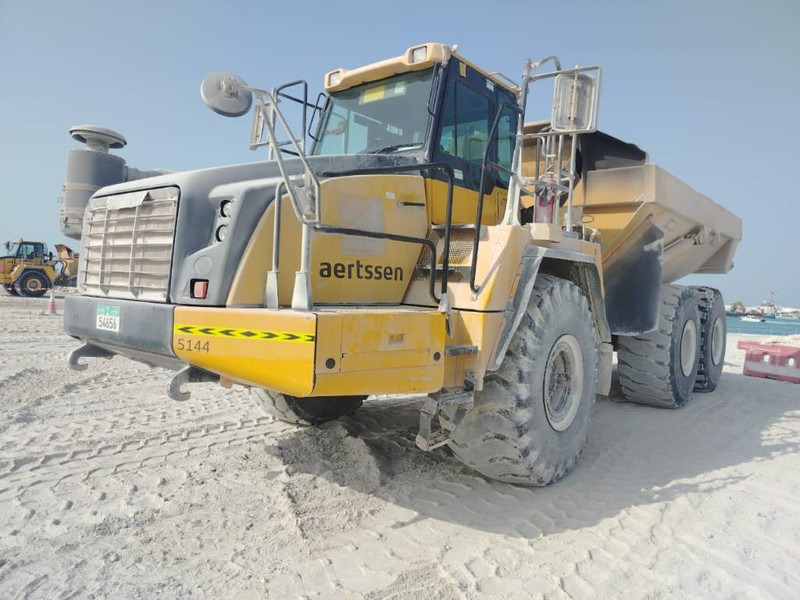 Komatsu HM400-3R (4 pieces available in Abu Dhabi) - Ťahačový kĺbový damper: obrázok 3 Komatsu HM400-3R (4 pieces available in Abu Dhabi) - Ťahačový kĺbový damper: obrázok 3