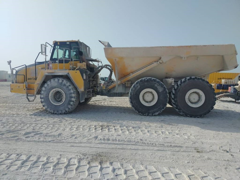 Komatsu HM400-3R (4 pieces available in Abu Dhabi) - Ťahačový kĺbový damper: obrázok 1 Komatsu HM400-3R (4 pieces available in Abu Dhabi) - Ťahačový kĺbový damper: obrázok 1