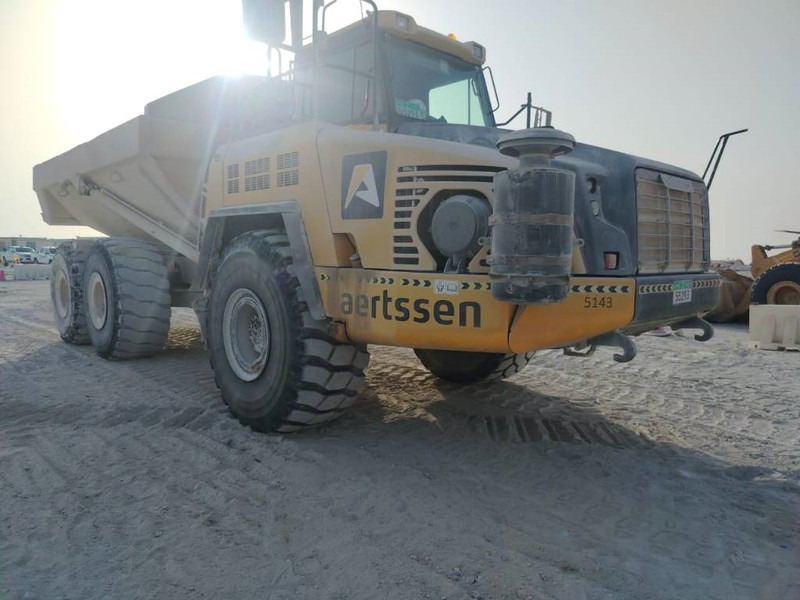 Komatsu HM400-3R (4 pieces available in Abu Dhabi) - Ťahačový kĺbový damper: obrázok 4 Komatsu HM400-3R (4 pieces available in Abu Dhabi) - Ťahačový kĺbový damper: obrázok 4