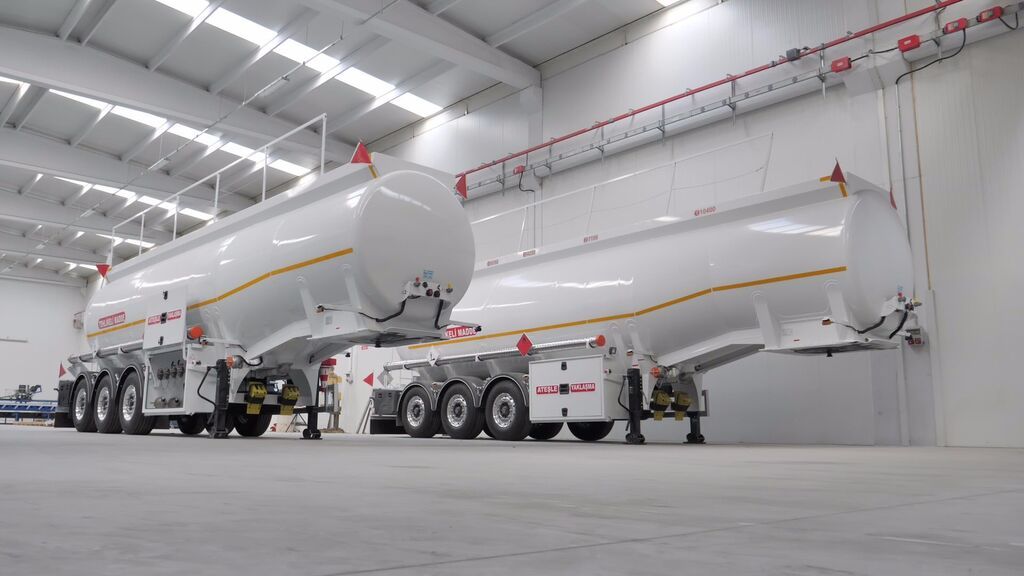 SINAN TANKER-TREYLER Aluminium, fuel tanker- Бензовоз Алюминьевый - Cisternový náves: obrázok 1 SINAN TANKER-TREYLER Aluminium, fuel tanker- Бензовоз Алюминьевый - Cisternový náves: obrázok 1