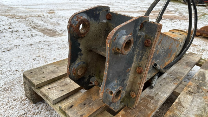 INDECO HP200 - Hydraulické kladivo pre Rýpadlo: obrázok 4 INDECO HP200 - Hydraulické kladivo pre Rýpadlo: obrázok 4