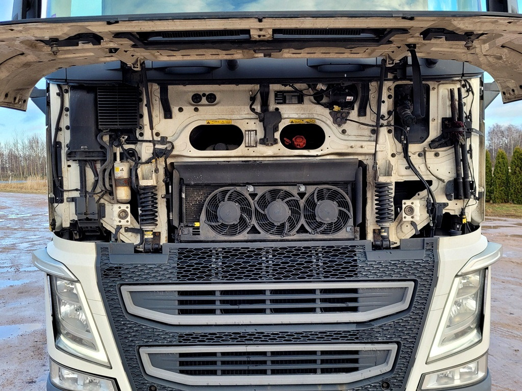 Volvo FH460 + refrigerated semi-trailer - Ťahač: obrázok 5 Volvo FH460 + refrigerated semi-trailer - Ťahač: obrázok 5