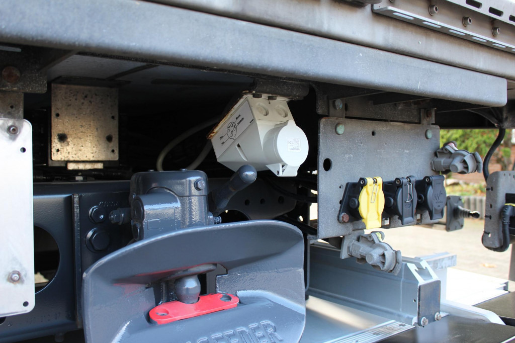 Mercedes-Benz Actros 1830 E6 TK T-1200R Multi Bi-Temp LBW AHK - Chladirenské nákladné vozidlo: obrázok 5 Mercedes-Benz Actros 1830 E6 TK T-1200R Multi Bi-Temp LBW AHK - Chladirenské nákladné vozidlo: obrázok 5