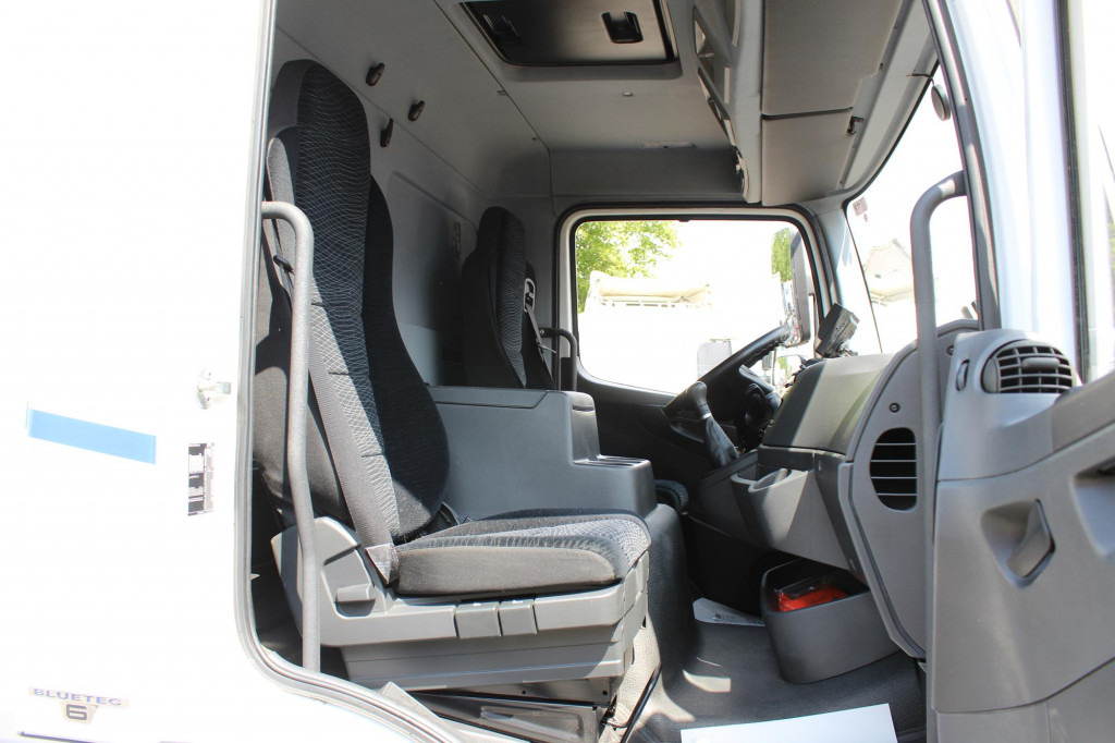 Mercedes-Benz Atego 1321 E6 Koffer Klima Kamera Schalter LBW - Skříňový nákladní auto: obrázok 4 Mercedes-Benz Atego 1321 E6 Koffer Klima Kamera Schalter LBW - Skříňový nákladní auto: obrázok 4