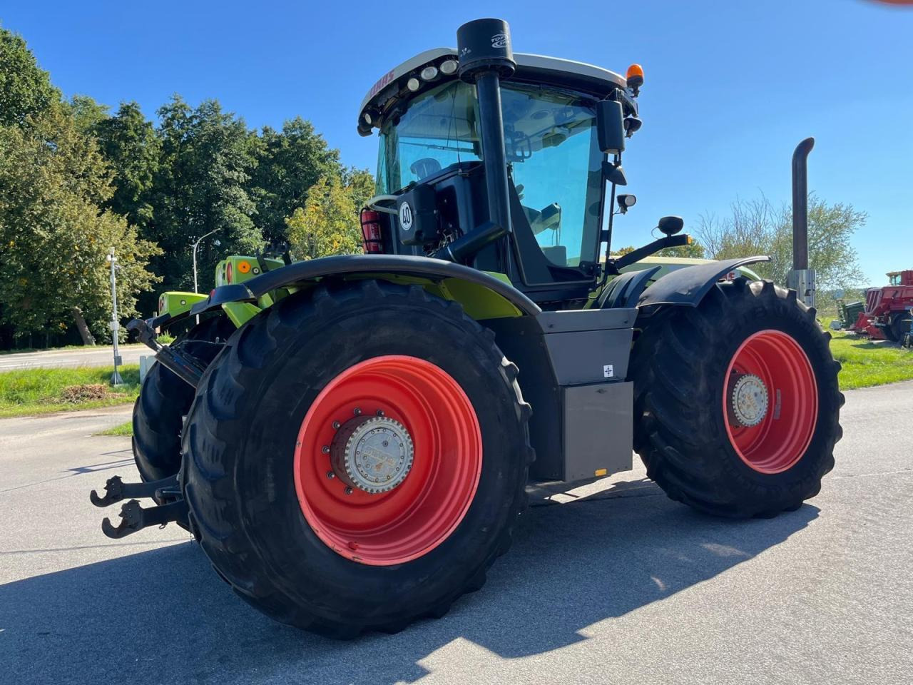 CLAAS Xerion 3800 Trac PTO mit GPS S3 mit Frontkraftheber und Heckzapfwelle, kommt vom Erstbesitzer, gepfl - Traktor: obrázok 3 CLAAS Xerion 3800 Trac PTO mit GPS S3 mit Frontkraftheber und Heckzapfwelle, kommt vom Erstbesitzer, gepfl - Traktor: obrázok 3