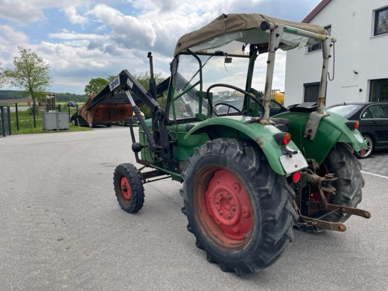 Deutz-Fahr D 4005 mit Frontlader / Oldtimer - Traktor: obrázok 3 Deutz-Fahr D 4005 mit Frontlader / Oldtimer - Traktor: obrázok 3