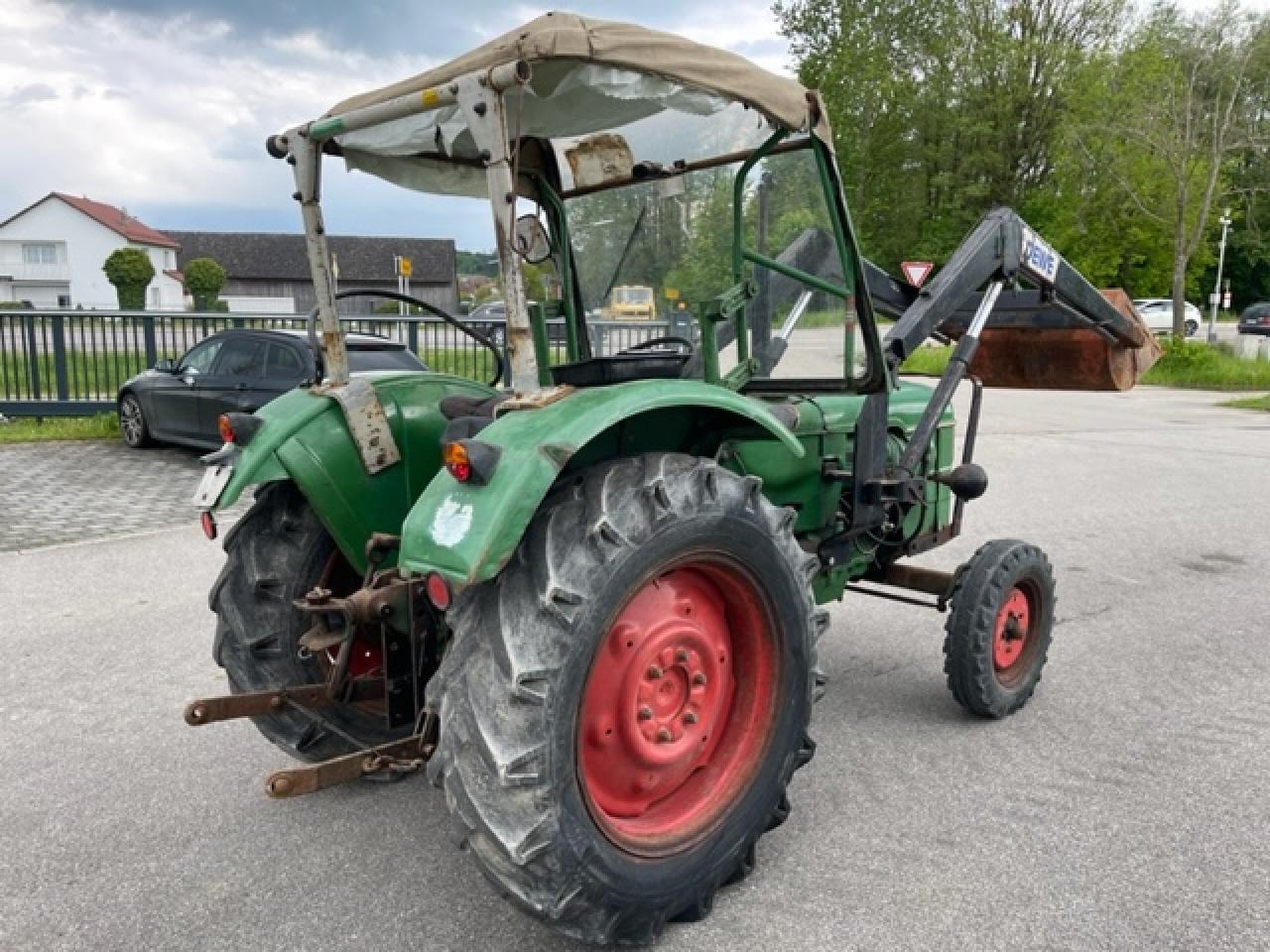 Deutz-Fahr D 4005 mit Frontlader / Oldtimer - Traktor: obrázok 5 Deutz-Fahr D 4005 mit Frontlader / Oldtimer - Traktor: obrázok 5