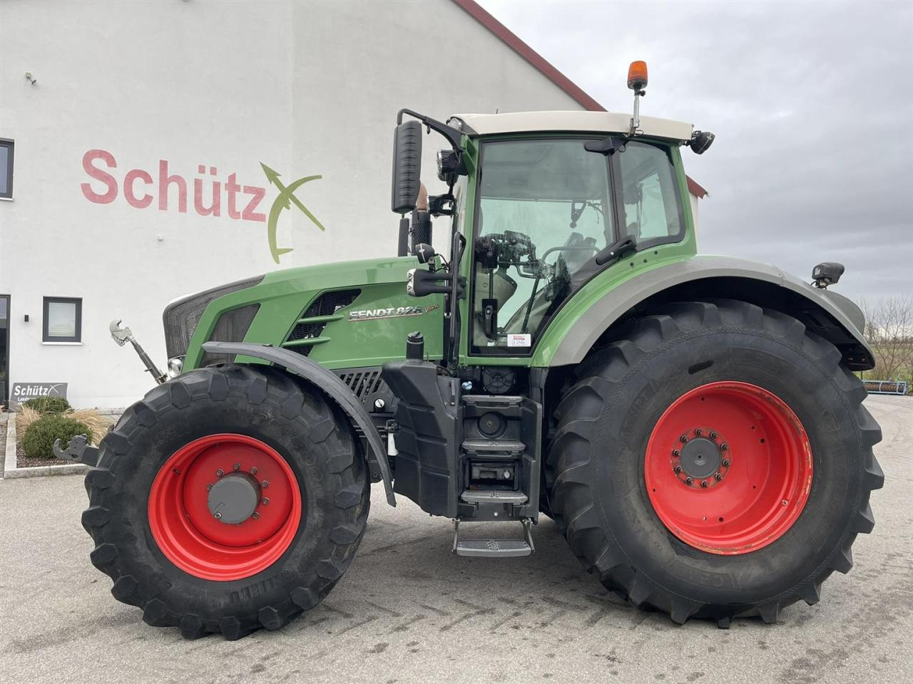 Fendt 828 Vario Profi Plus, GPS, FZW, 5DW, Baujahr 2014 - Traktor: obrázok 1 Fendt 828 Vario Profi Plus, GPS, FZW, 5DW, Baujahr 2014 - Traktor: obrázok 1