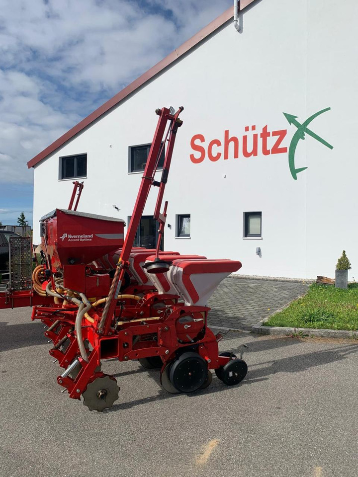 Kverneland Optima HD, mechanischer Antrieb, Reihendüngerstreuer, Visio - Säüberwachung, Baujahr 2007 - Přesný sejací stroj: obrázok 3 Kverneland Optima HD, mechanischer Antrieb, Reihendüngerstreuer, Visio - Säüberwachung, Baujahr 2007 - Přesný sejací stroj: obrázok 3