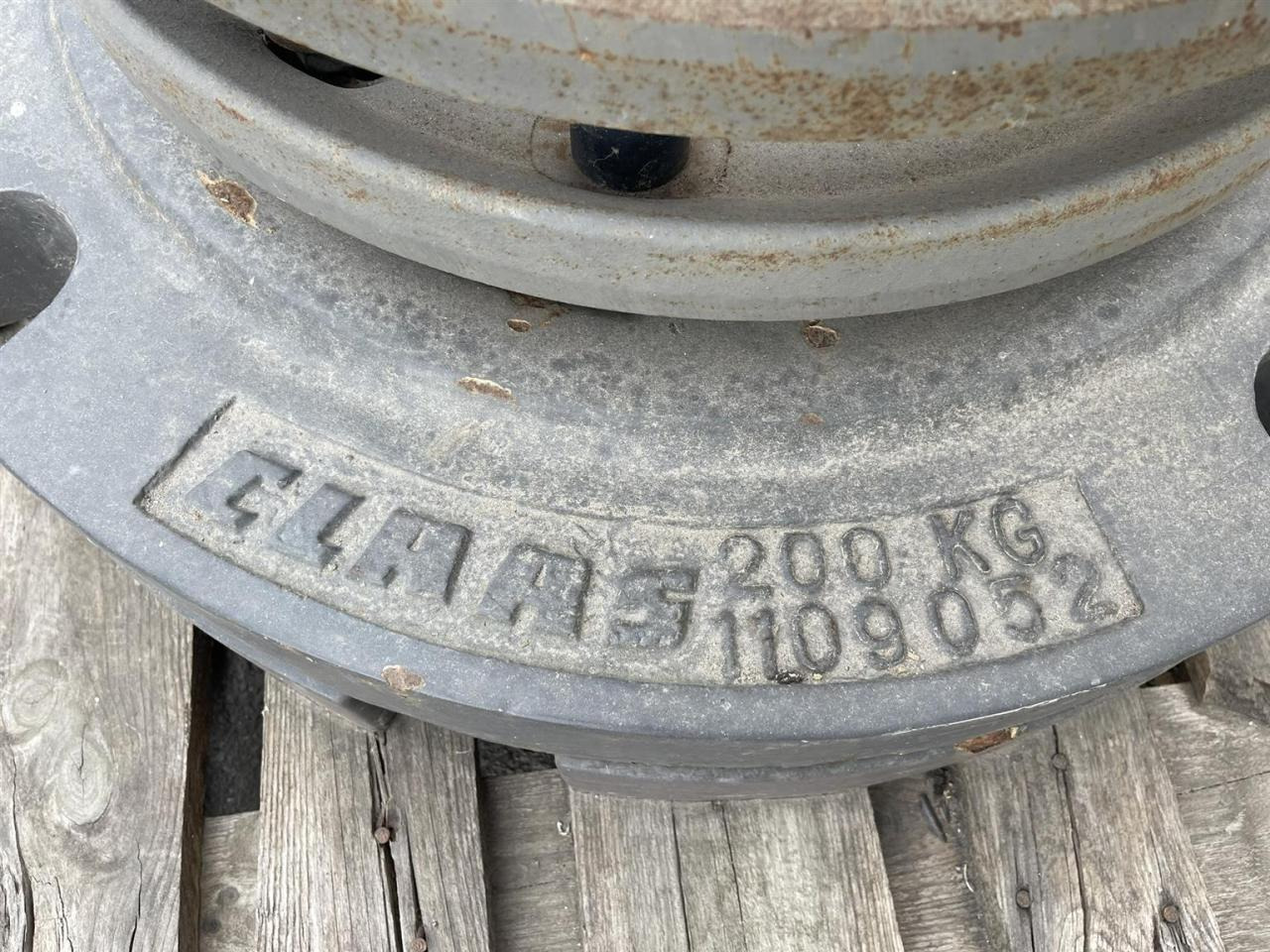 CLAAS Radgewichte 1109052, Claasnummer: 1125681.0 - Príslušenstvo: obrázok 3 CLAAS Radgewichte 1109052, Claasnummer: 1125681.0 - Príslušenstvo: obrázok 3