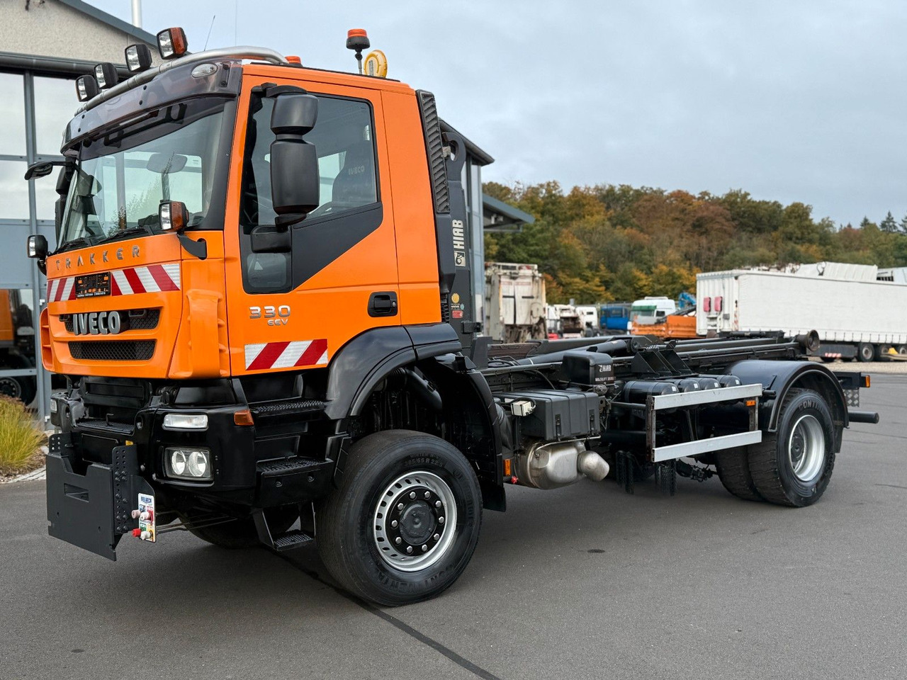 Iveco Trakker 330 EEV Winterdienst Abroll - Hákový nosič kontajnerov: obrázok 4 Iveco Trakker 330 EEV Winterdienst Abroll - Hákový nosič kontajnerov: obrázok 4